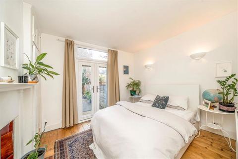 2 bedroom flat for sale, Klea Avenue, London SW4