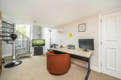 3 bedroom flat for sale, Southey Road, London SW19