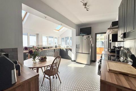 4 bedroom detached house for sale, Gateley Road, Oldbury