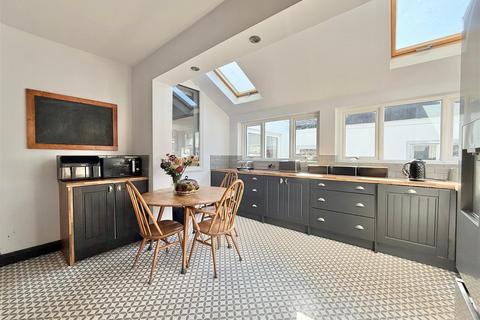4 bedroom detached house for sale, Gateley Road, Oldbury