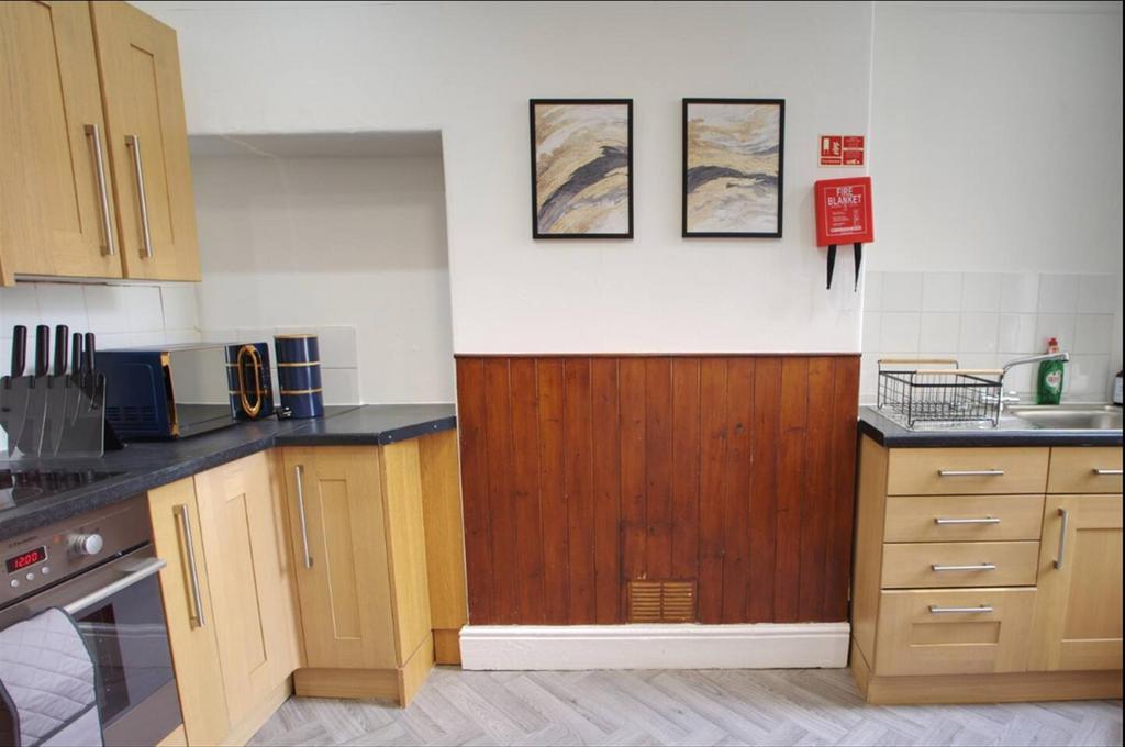 Flat 2 Kitchen