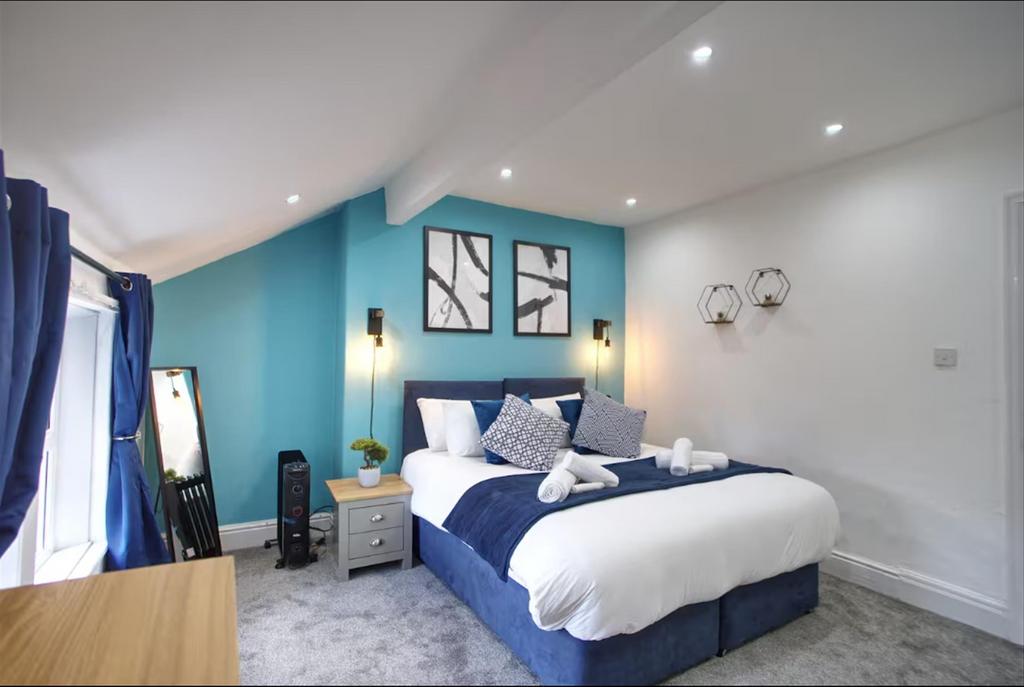 Flat 2 Bedroom 1 2