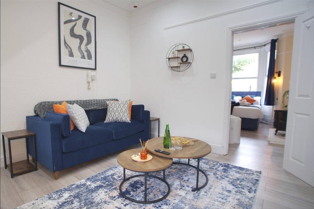 Flat 1 Living Room 3