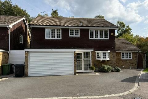 4 bedroom detached house for sale, St. Andrews Place, Shenfield, Brentwood