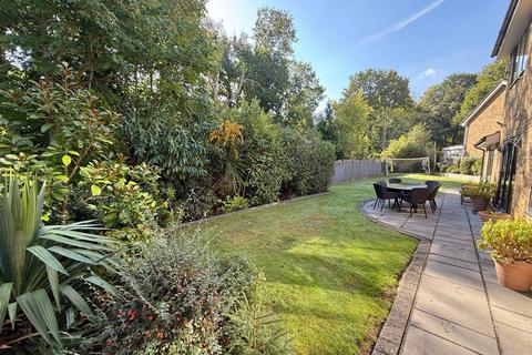 4 bedroom detached house for sale, St. Andrews Place, Shenfield, Brentwood