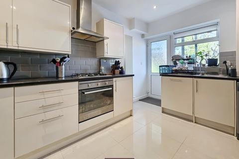 undefined, Masons Avenue, Harrow HA3