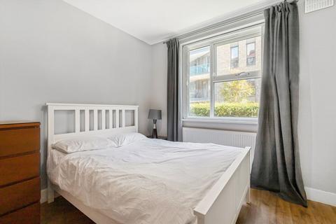 3 bedroom flat to rent, The Grange, London SE1