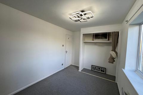2 bedroom flat for sale, Foxglove Way, Wallington, SM6
