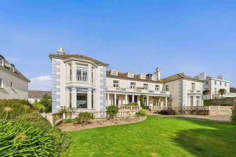 4 bedroom house for sale, Timeless Georgian Charm in a Prime Town Location