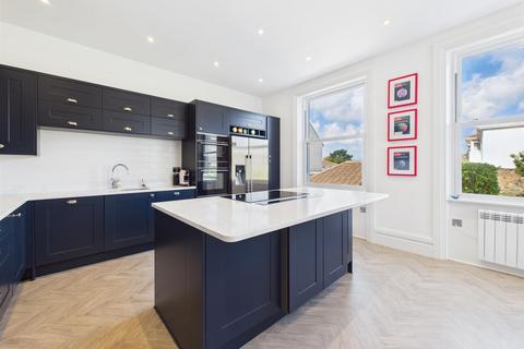 4 bedroom house for sale, Timeless Georgian Charm in a Prime Town Location