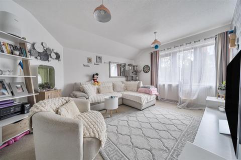 undefined, 16 Padbury House, Inner Town Area