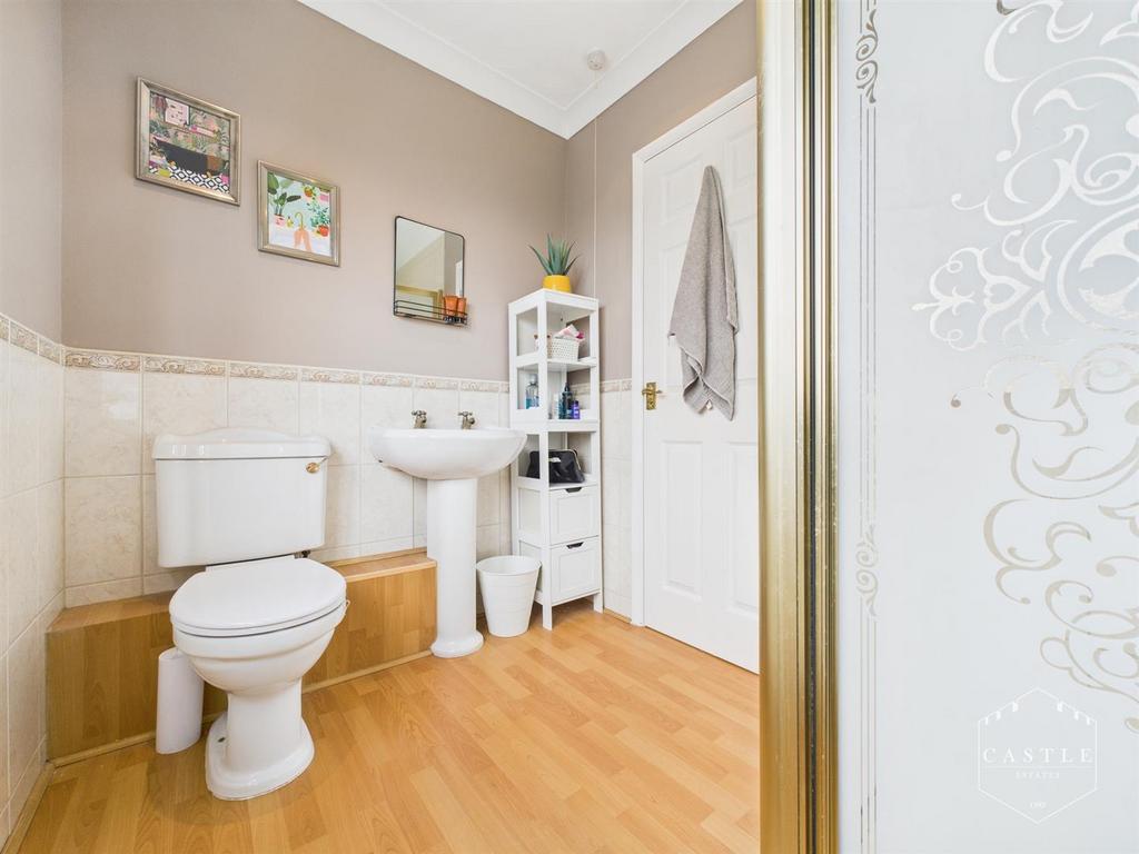 Ensuite shower room