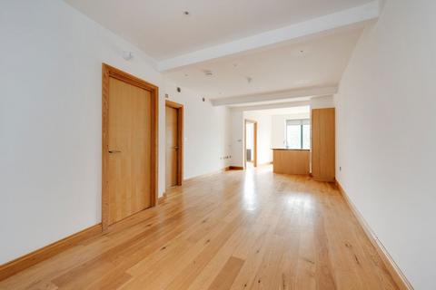 2 bedroom flat for sale, Banister Road, London W10