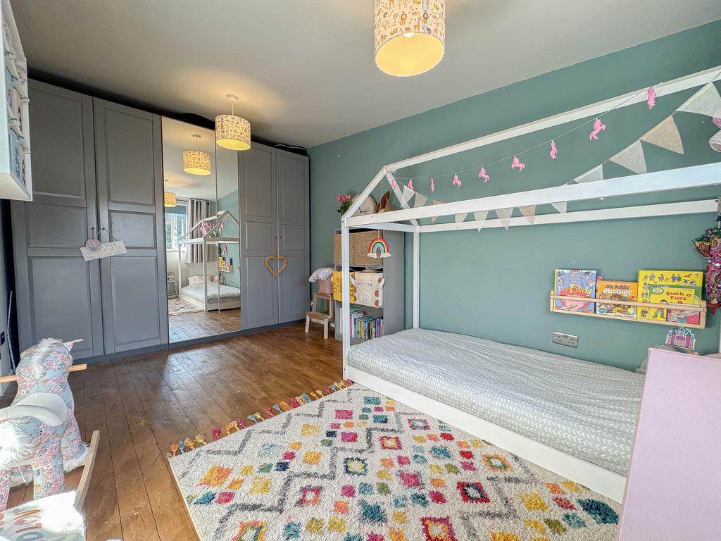 Bed 2 (2)