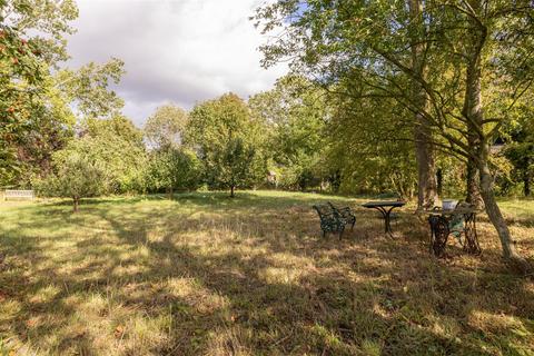 undefined, The Street, Thorndon