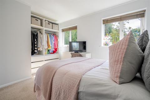 2 bedroom terraced house for sale, Stanmore Close, Ascot