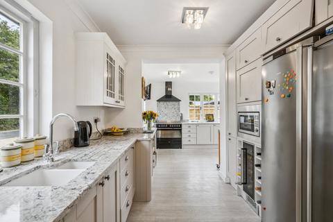 4 bedroom semi-detached house for sale, Hog Lane, Ashley Green, Chesham, Buckinghamshire, HP5