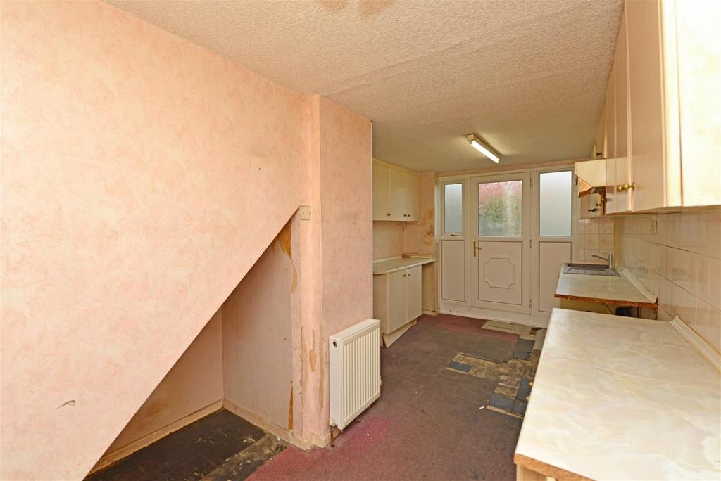 Kitchen: