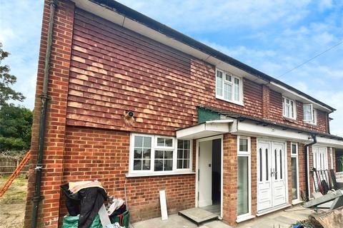 1 bedroom in a house share to rent, Eton Avenue, Hounslow TW5