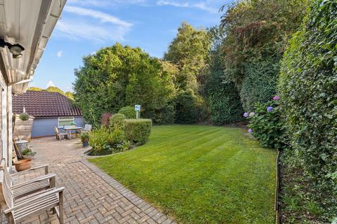 4 bedroom detached house for sale, Plough Road, Lingfield RH7