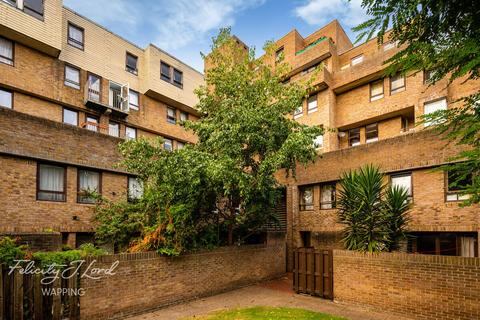 7 Cloysters Green, London, E1W 1LU