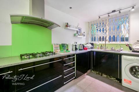 7 Cloysters Green, London, E1W 1LU