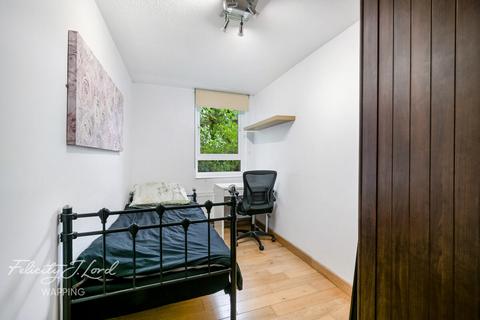 7 Cloysters Green, London, E1W 1LU