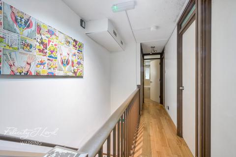 7 Cloysters Green, London, E1W 1LU