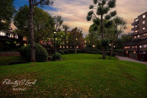 7 Cloysters Green, London, E1W 1LU
