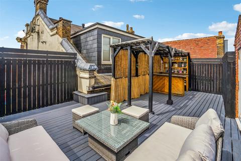 undefined, High Street, High Wycombe HP11