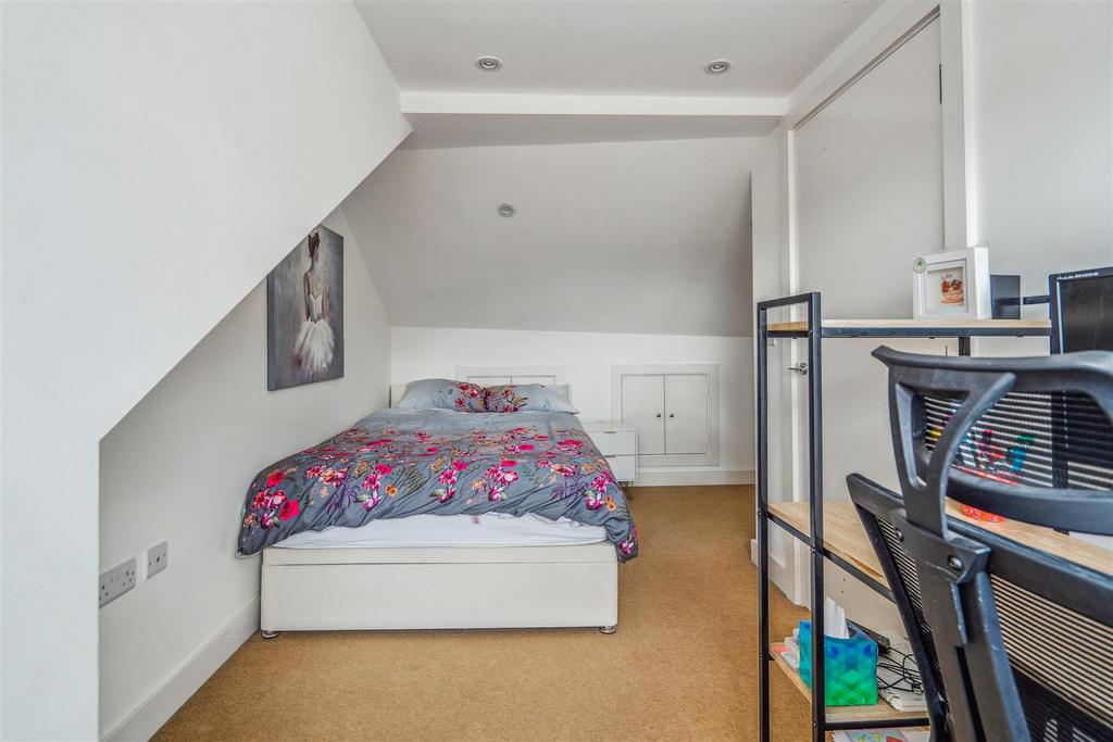 Flat 7 Vintner House-12.jpg