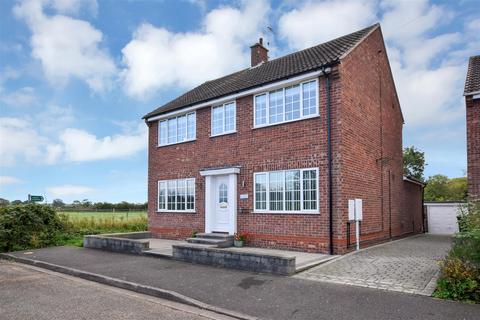 undefined, Dykes End, Collingham, Newark