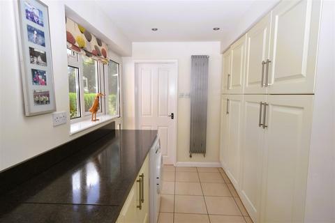 4 bedroom detached house for sale, Dykes End, Collingham, Newark