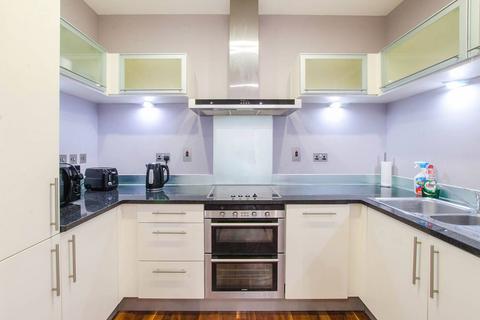 2 bedroom flat for sale, Discovery Dock, E14, Docklands, London, E14