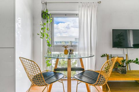1 bedroom flat for sale, Hayes Point, Woolwich, London, SE18