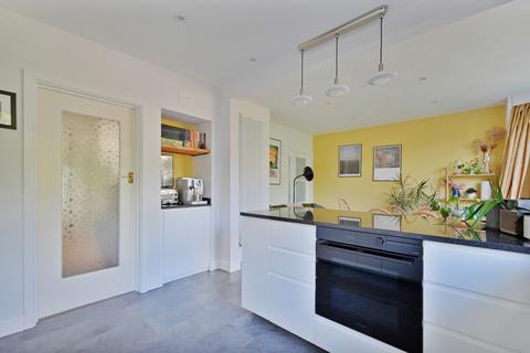 31 Longford Drive, Sheffield, S17 4LN
