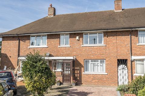 18 Marlowe Square, Mitcham, CR4 1DT