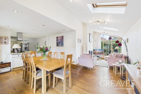 undefined, Shaftesbury Avenue, Burton Joyce, Nottingham