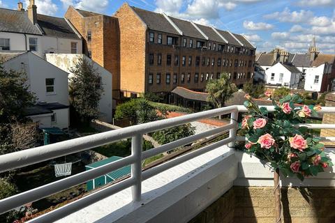 2 bedroom flat for sale, West Street, Worthing, West Sussex, BN11