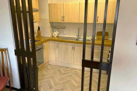 2 bedroom flat for sale, West Street, Worthing, West Sussex, BN11