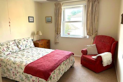 2 bedroom flat for sale, West Street, Worthing, West Sussex, BN11
