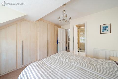 8a Shorts Road, Carshalton, SM5 2PB