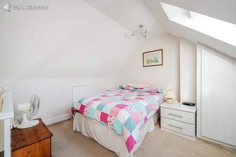 8a Shorts Road, Carshalton, SM5 2PB