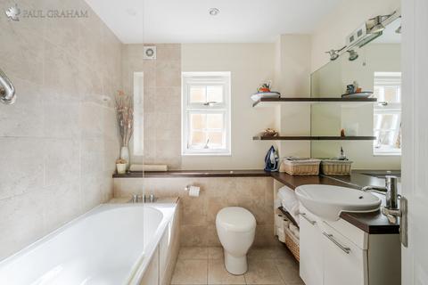 8a Shorts Road, Carshalton, SM5 2PB