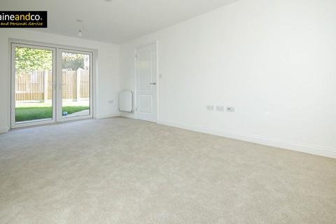 3 bedroom detached house for sale, Cobnut Close,Hatfield