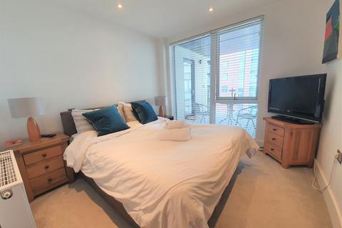 2 bedroom apartment to rent, Maritime Walk, Southampton SO14