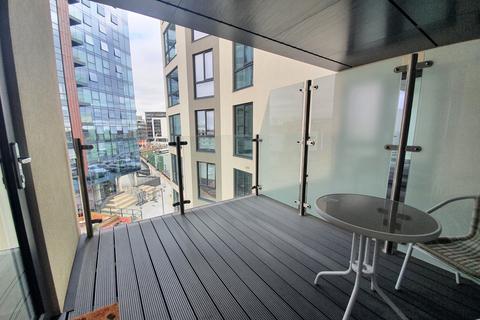 2 bedroom apartment to rent, Maritime Walk, Southampton SO14