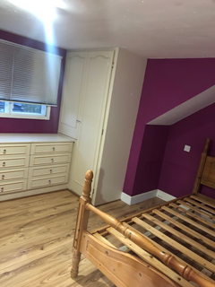 1 bedroom in a house share to rent, Laurel Close, Colnbrook SL3