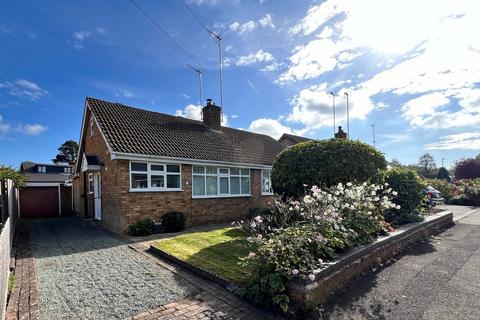 2 bedroom semi-detached bungalow for sale, Offa Drive, Kenilworth