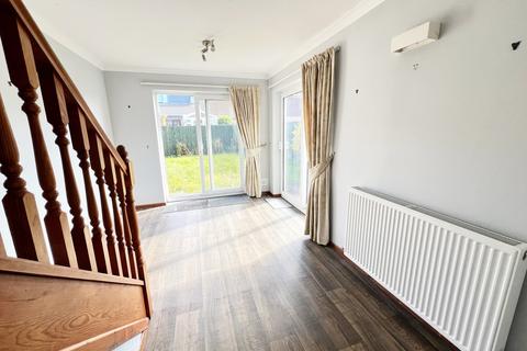 2 bedroom semi-detached bungalow for sale, Offa Drive, Kenilworth